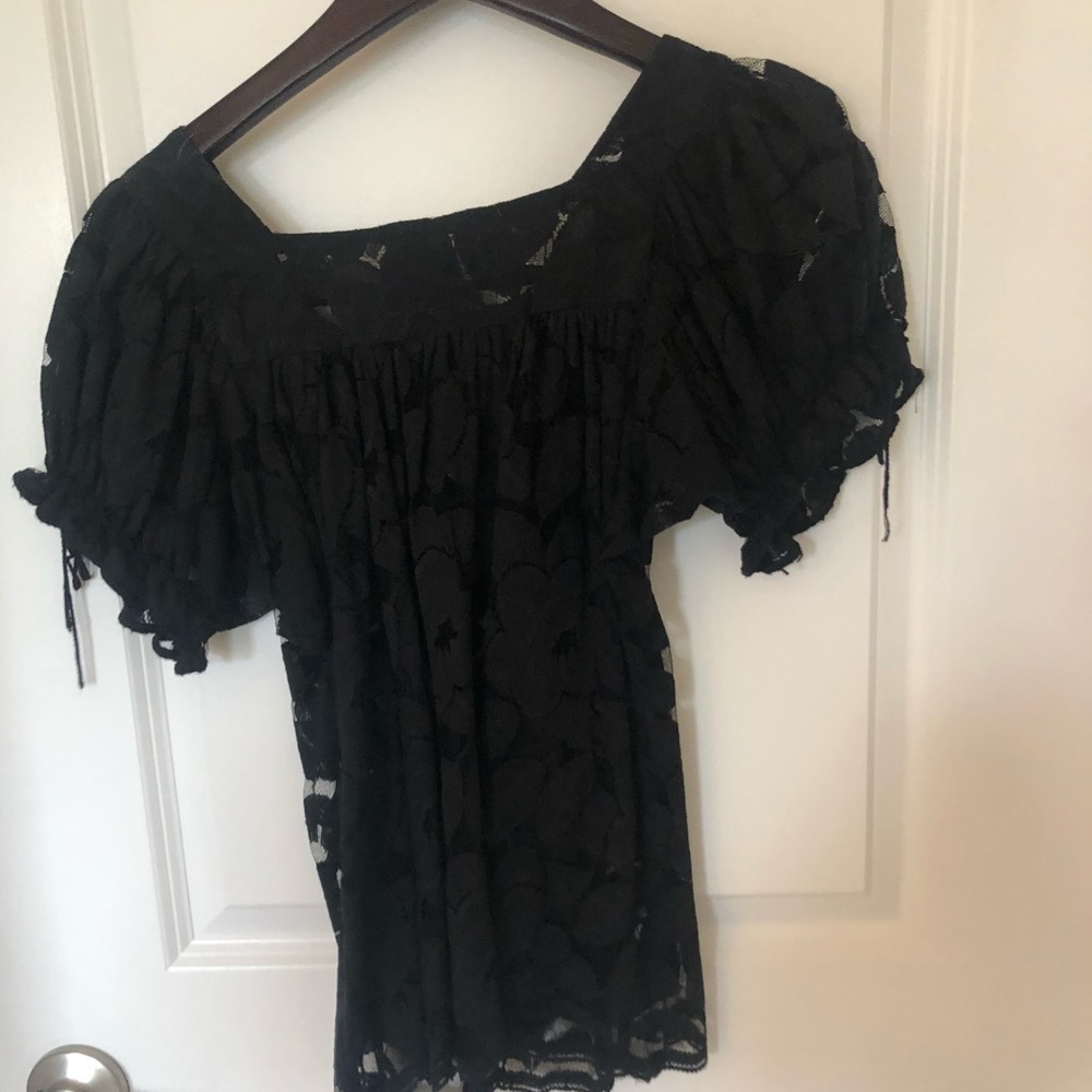 Lacy black top